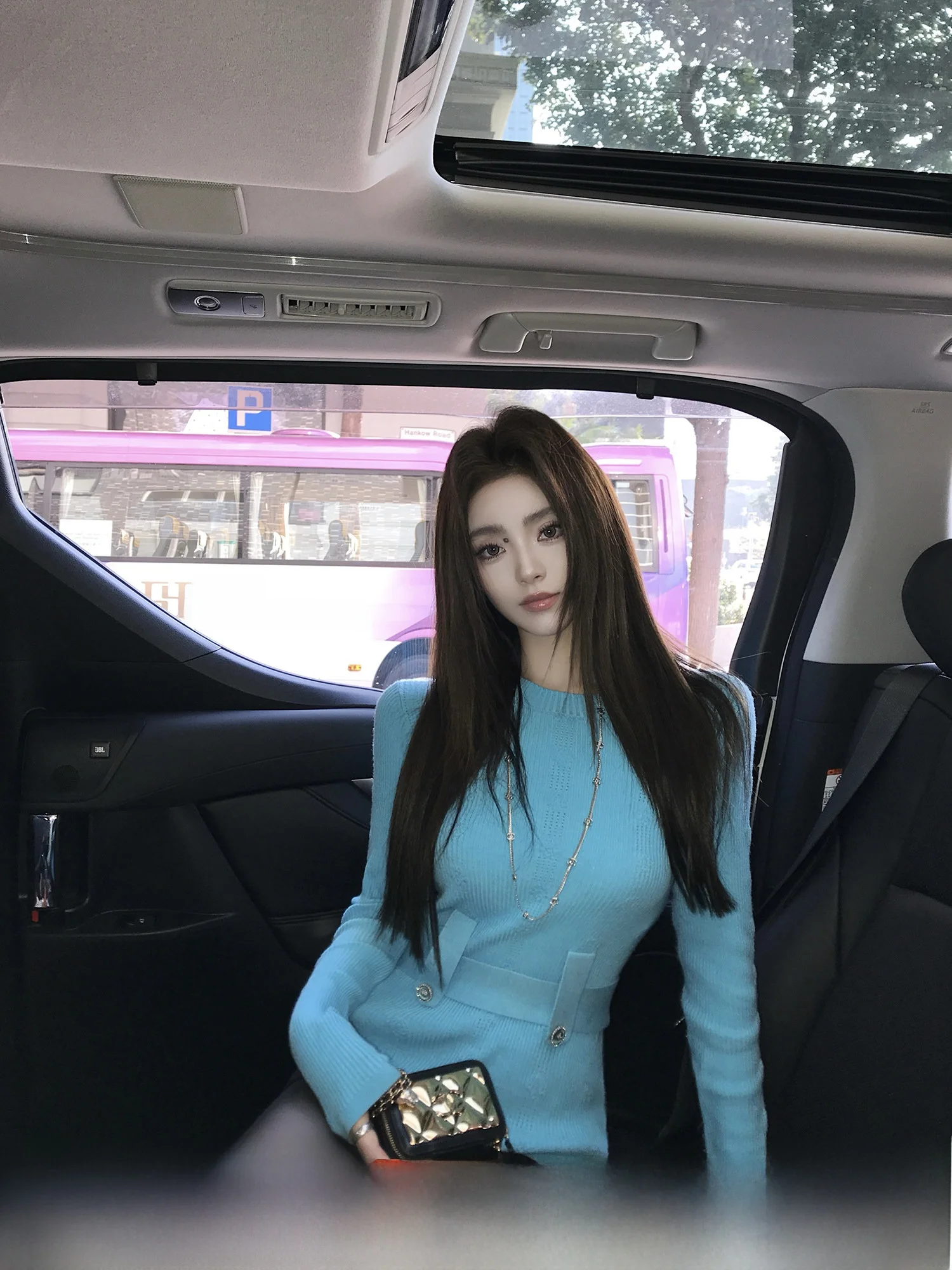 Модный свитер из мериносовой шерсти с бантом, круглым вырезом, длинными рукавами, стандартной длины, женский трикотаж, однотонный, весна 2025
Модный свитер из мериносовой шерсти с бантом, круглым вырезом, длинными рукавами, стандартной длины, женский трикотаж, однотонный, весна 2025