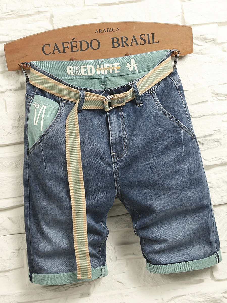 Мужские летние джинсовые брюки 2025 в американском ретро-стиле, повседневные, средней длины, с диагональным креплением, эластичные, пятичастные, модные, универсальные
Мужские летние джинсовые брюки 2025 в американском ретро-стиле, повседневные, средней длины, с диагональным креплением, эластичные, пятичастные, модные, универсальные