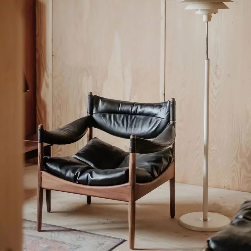 Light luxury medium and ancient style solid wood leather fabric sofa chair creative art sales office reception art armchair
Light luxury medium and ancient style solid wood leather fabric sofa chair creative art sales office reception art armchair