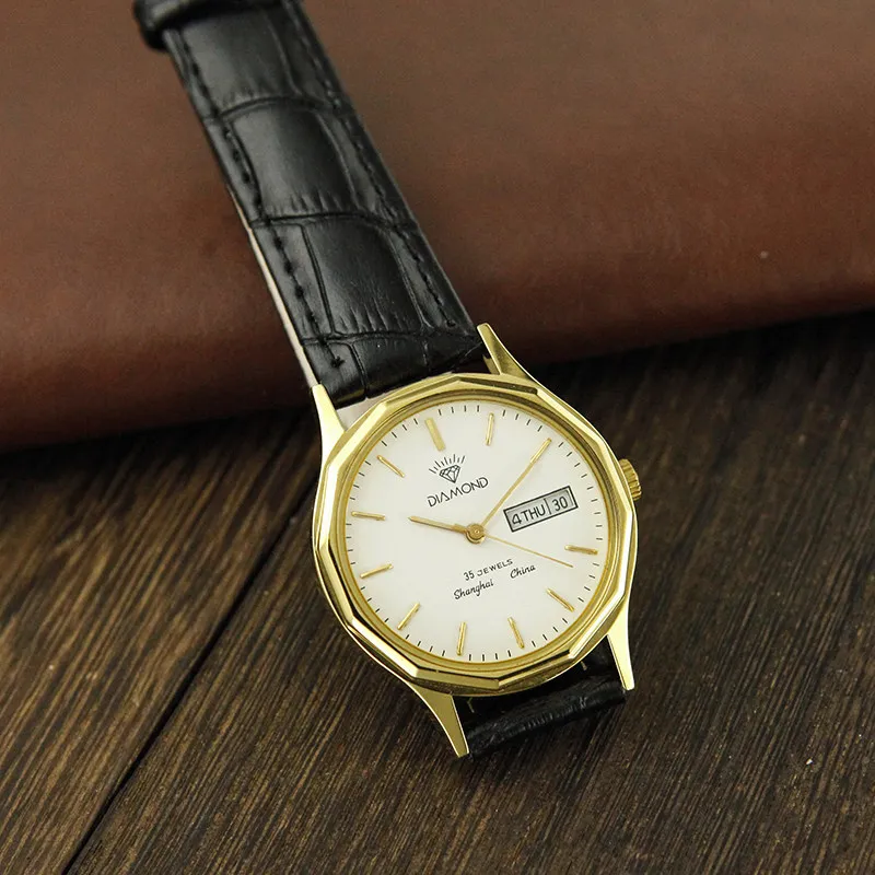 Old Diamond Watch Leather Simple Titanium Round Calendar Middle-Aged Antique Automatic Mechanical Men’s Watch
Old Diamond Watch Leather Simple Titanium Round Calendar Middle-Aged Antique Automatic Mechanical Men’s Watch