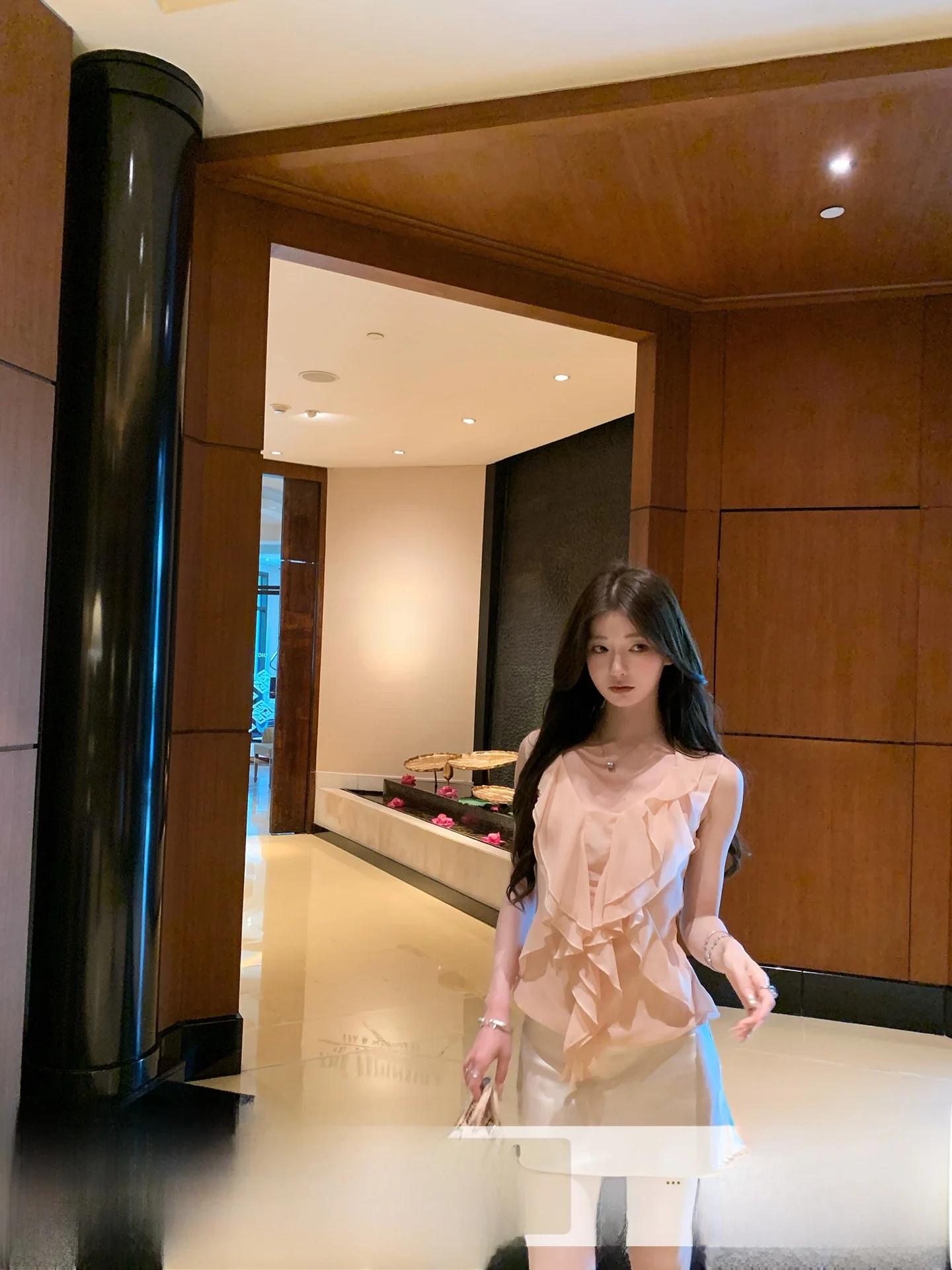 YOLI Yang You Li Simple Commute Slimming Light Pink Lace Trim Shirts Women's Elegant Style Polyester Fiber V-neck Top
YOLI Yang You Li Simple Commute Slimming Light Pink Lace Trim Shirts Women's Elegant Style Polyester Fiber V-neck Top