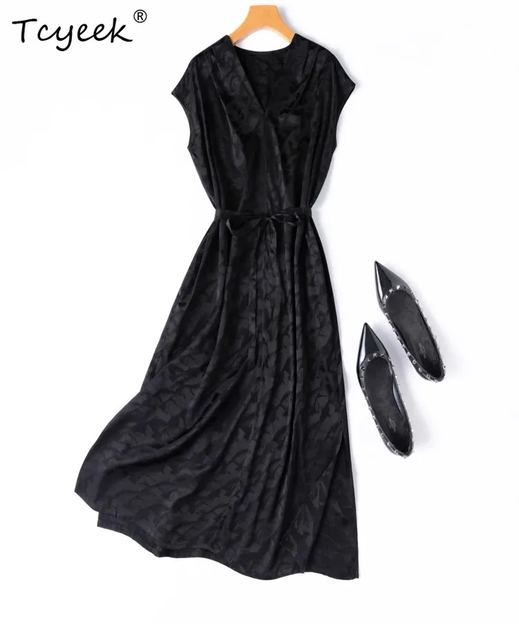 Tcyeek 20MM 93℅ Mulberry Silk Dress for Women,V-Neck Jacquard Satin Short Sleeves Black Dress,2025 New Summer D55607JF
Tcyeek 20MM 93℅ Mulberry Silk Dress for Women,V-Neck Jacquard Satin Short Sleeves Black Dress,2025 New Summer D55607JF