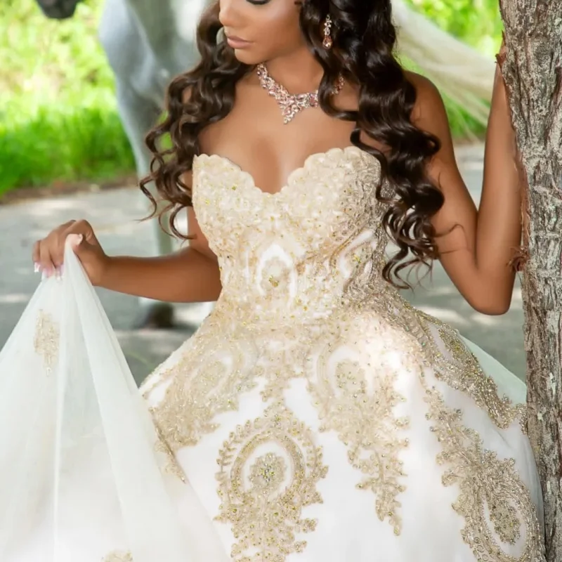 Light Color Quinceanera Dress off-shoulder Golden sequins Decal Long tail Vestidos De 15 Quinceanera Customize
Light Color Quinceanera Dress off-shoulder Golden sequins Decal Long tail Vestidos De 15 Quinceanera Customize