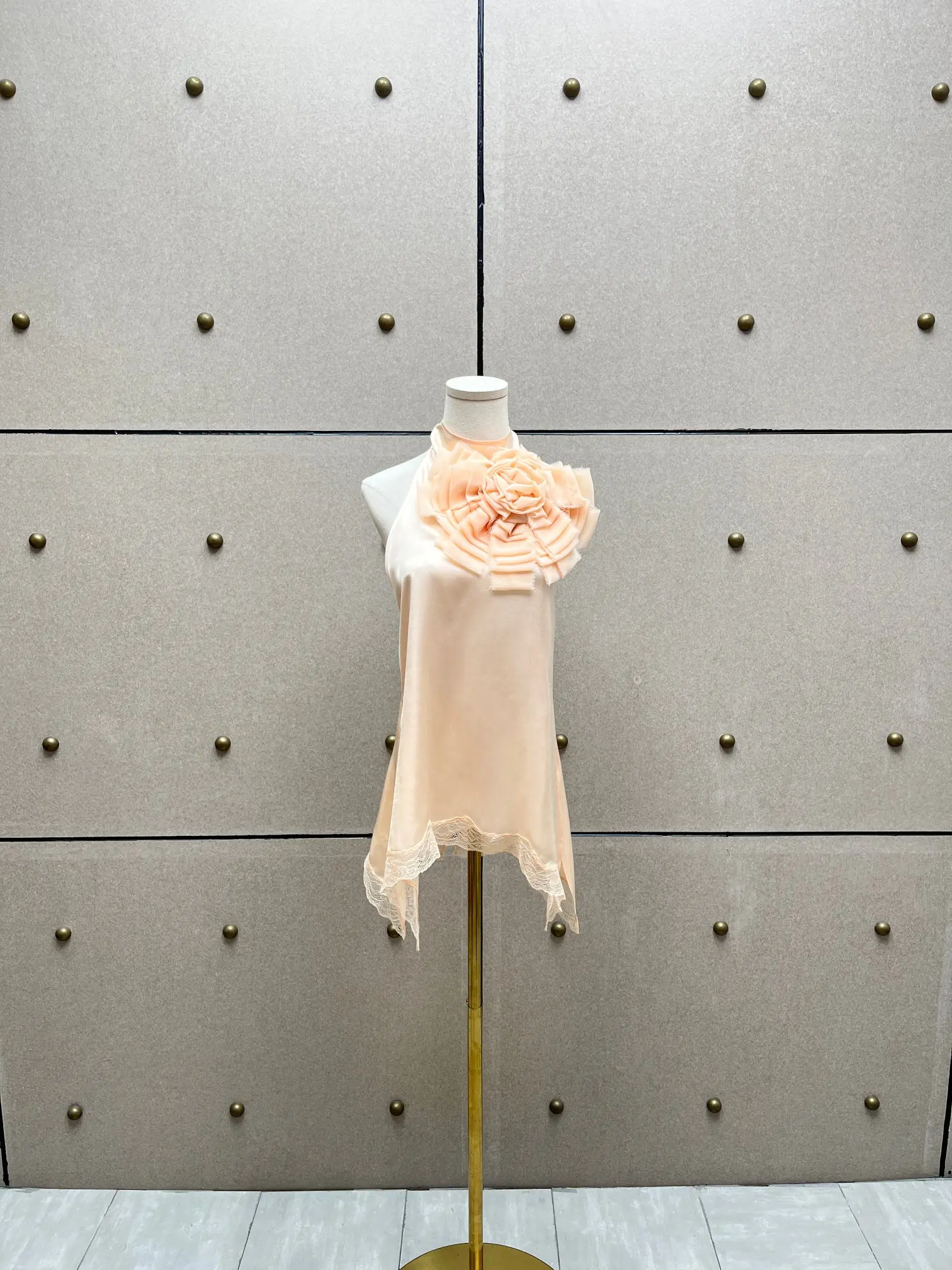 Three-dimensional flower decoration women's tanks,Y2K flower decoration women clothes 2026 summer new article
Three-dimensional flower decoration women's tanks,Y2K flower decoration women clothes 2026 summer new article