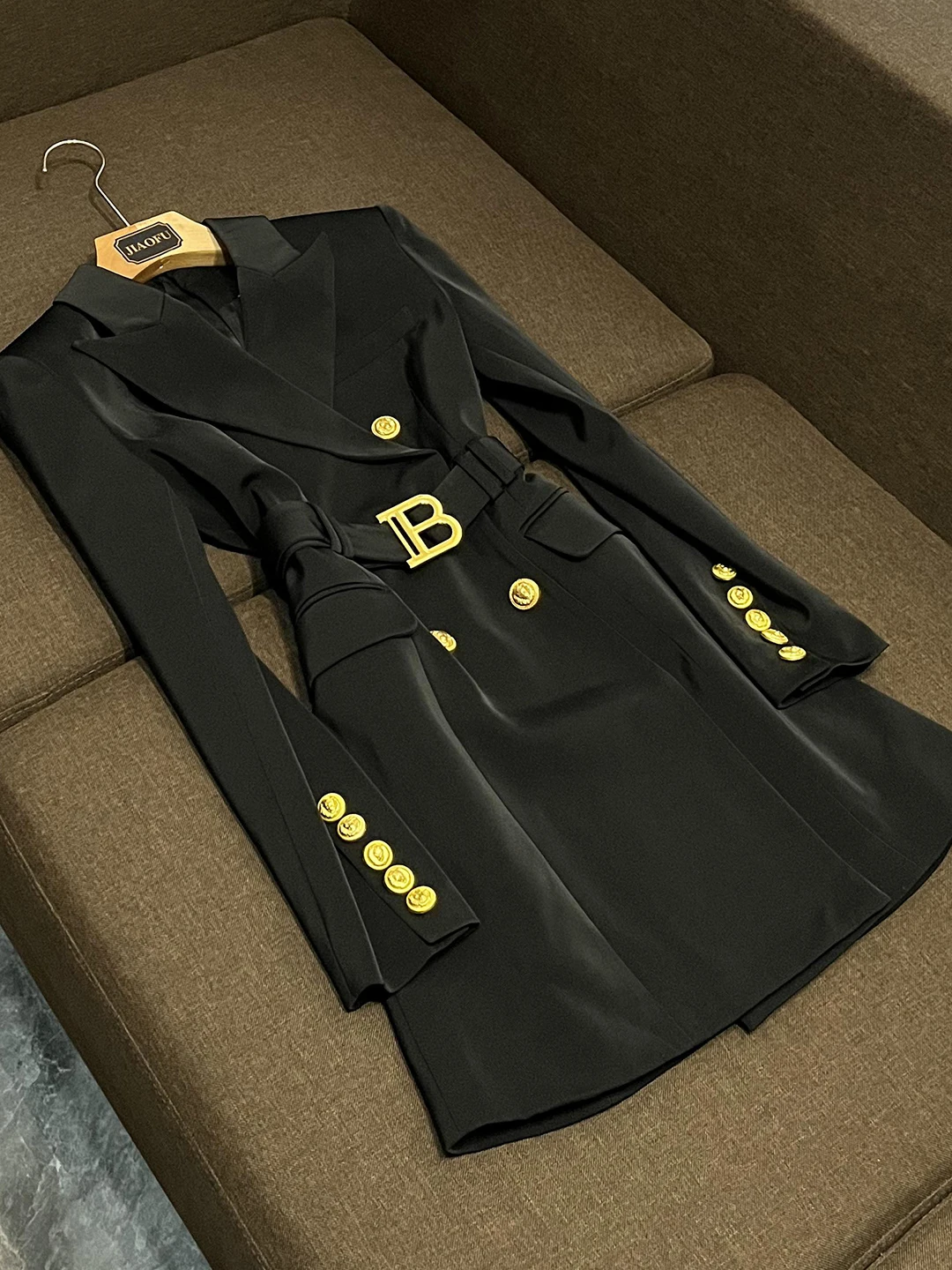 Business Suit Dress Long Sleeve Women's Waist Belt Double Button Commute Style Professional Skirt Dress for Ladies D6994
Business Suit Dress Long Sleeve Women's Waist Belt Double Button Commute Style Professional Skirt Dress for Ladies D6994