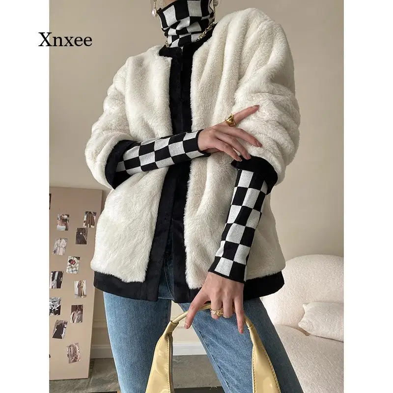 Rabbit Faux Short Fur Coat Contrasting Color Woman White Oversized Jacket Round Neck Drop Shoulder Long Sleeves Jackets Cardigan
Rabbit Faux Short Fur Coat Contrasting Color Woman White Oversized Jacket Round Neck Drop Shoulder Long Sleeves Jackets Cardigan