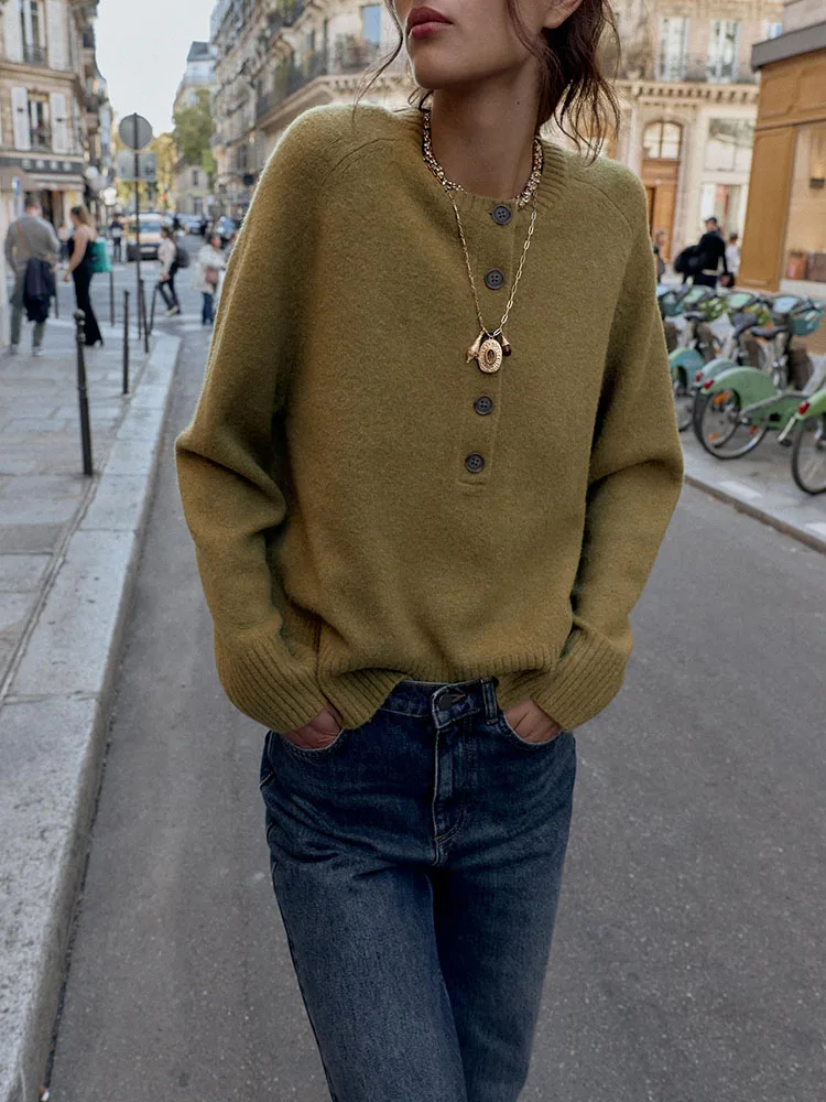 Fashionable Sweet Casual Versatile Knitted Sweater with Buttons New Arrival Winter 2025 Loose Fit Long Sleeve round Neck Soli...
Fashionable Sweet Casual Versatile Knitted Sweater with Buttons New Arrival Winter 2025 Loose Fit Long Sleeve round Neck Soli...