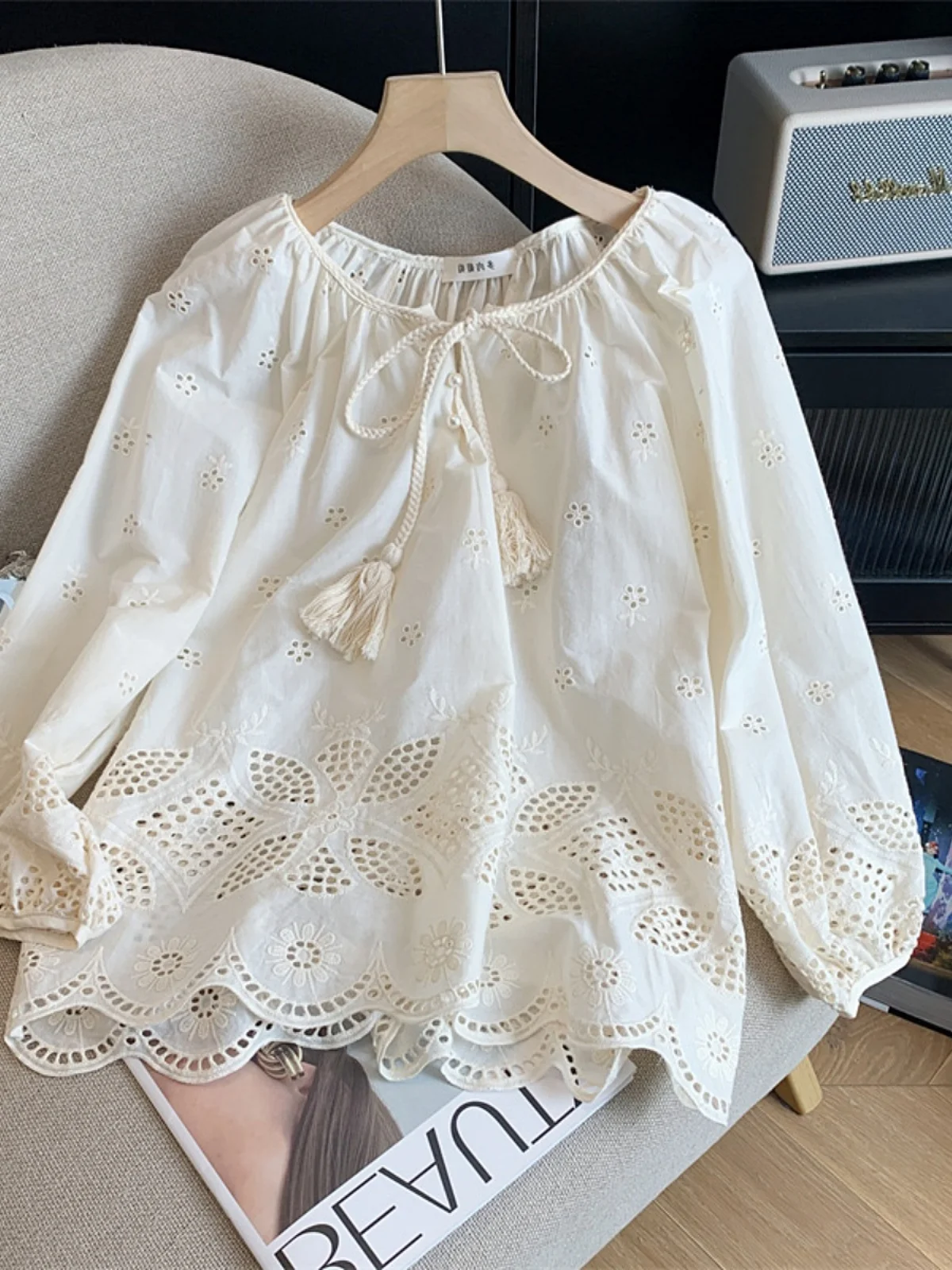 Elegant Embroidered Hollow out Shirt for Women Spring Season Loose Youthful Doll Top Commute Style Long Sleeve Regular Length
Elegant Embroidered Hollow out Shirt for Women Spring Season Loose Youthful Doll Top Commute Style Long Sleeve Regular Length
