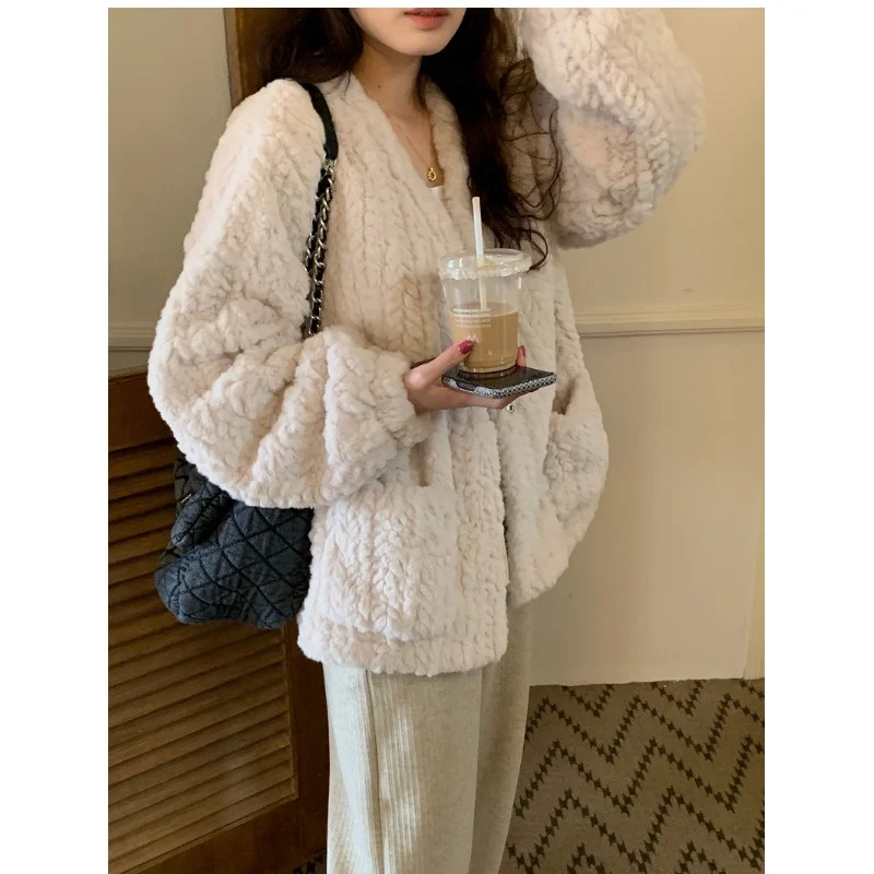 Korean Sle ort Plu Jaet V-Ne Comfortable Casual Outerwear Faionable Warm Autumn Winter Women's Coat 
Korean Sle ort Plu Jaet V-Ne Comfortable Casual Outerwear Faionable Warm Autumn Winter Women's Coat