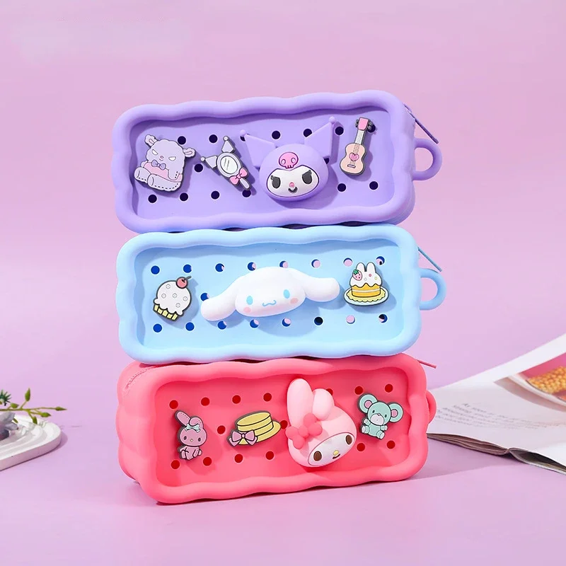Новинка Sanrio Kawaii аниме мультфильм серия My melody Cinnamoroll многофункциональная сумка для хранения персонализированный школьный карандаш
Новинка Sanrio Kawaii аниме мультфильм серия My melody Cinnamoroll многофункциональная сумка для хранения персонализированный школьный карандаш