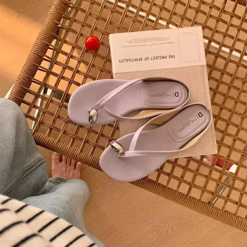 2026 Summer Taro Purple Flip Flops Soft Sole Open Toe Slippers Women Trendy Casual Outdoor Breathable Beach Daily Footwear
2026 Summer Taro Purple Flip Flops Soft Sole Open Toe Slippers Women Trendy Casual Outdoor Breathable Beach Daily Footwear