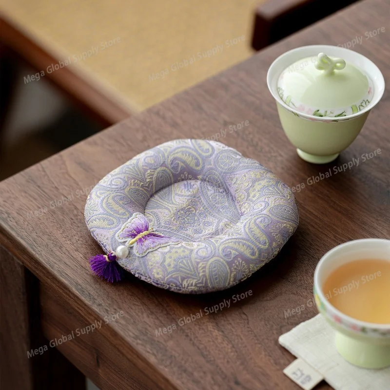 Handmade Cloth Mat Zen Kung Fu Tea Ceremony Accessory Heat Insulation Pad for Teapot Teacup Bowl Anti Scald Mat
Handmade Cloth Mat Zen Kung Fu Tea Ceremony Accessory Heat Insulation Pad for Teapot Teacup Bowl Anti Scald Mat