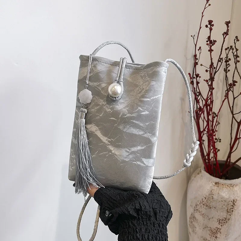 Niche super fire mini small bag women's versatile fashion messenger bag shoulder mobile phone bag
Niche super fire mini small bag women's versatile fashion messenger bag shoulder mobile phone bag