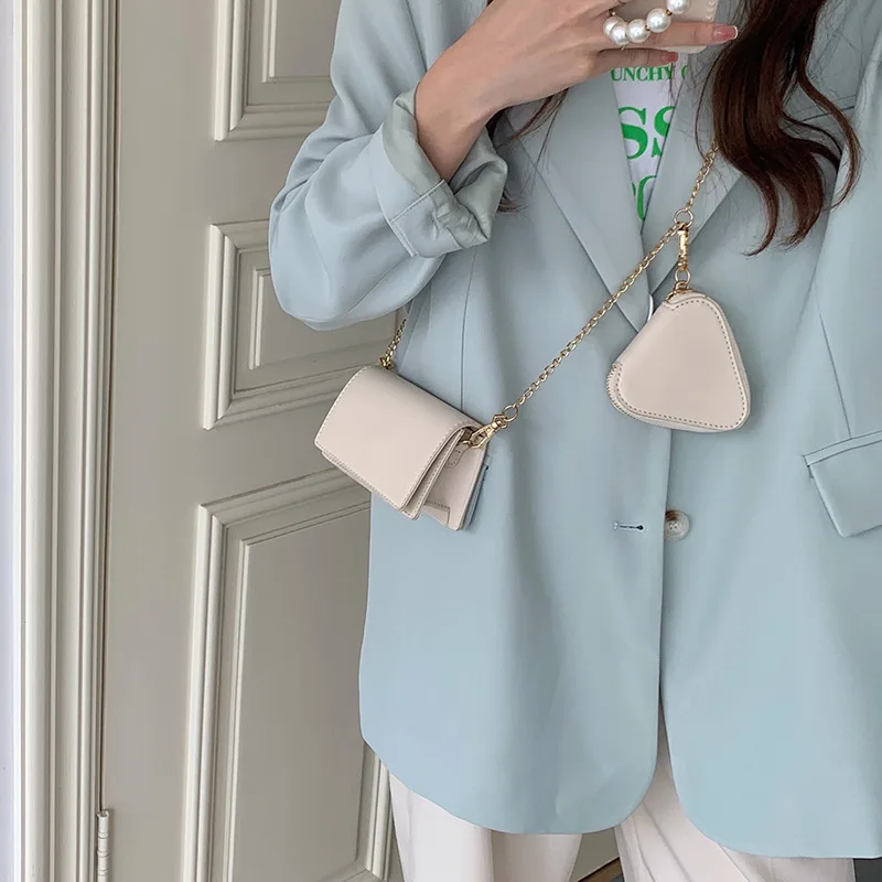 Bag Women 2025 New Mouth Red Envelope Earphone Bag Texture Mini Bag 2-in-1 Chain Crossbody Bag Summer
Bag Women 2025 New Mouth Red Envelope Earphone Bag Texture Mini Bag 2-in-1 Chain Crossbody Bag Summer