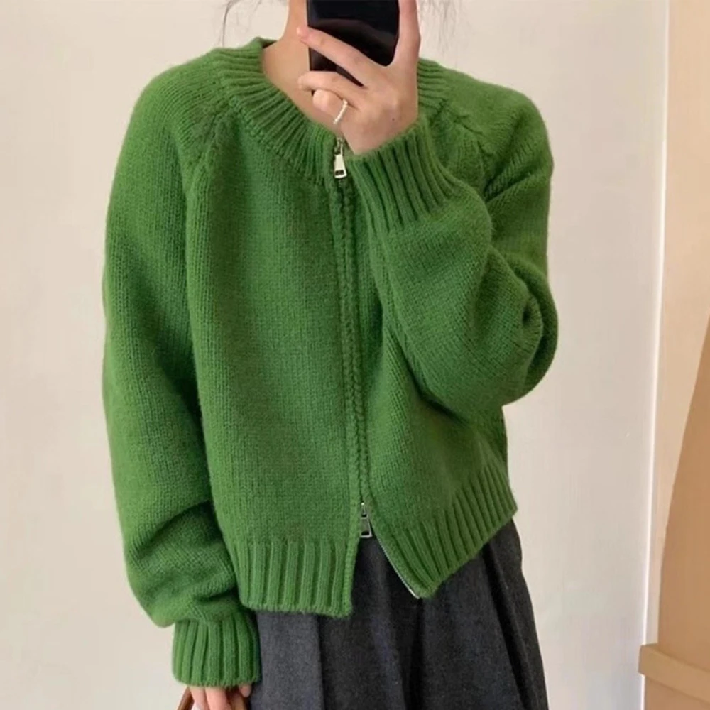 Женский зеленый свитер с двойной молнией, новый короткий вязаный топ на весну-осень-зиму, повседневный однотонный кардиган с круглым вырезом
Женский зеленый свитер с двойной молнией, новый короткий вязаный топ на весну-осень-зиму, повседневный однотонный кардиган с круглым вырезом