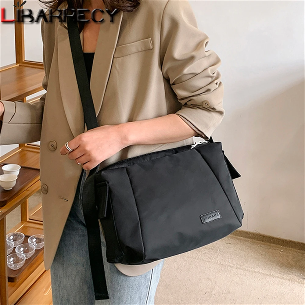 Fashion Ladies Bag Student Bag Solid Color High Quality Nylon Large Capacity Ladies Crossbody Bags New Women Shoulder Bag Bolsos
Fashion Ladies Bag Student Bag Solid Color High Quality Nylon Large Capacity Ladies Crossbody Bags New Women Shoulder Bag Bolsos