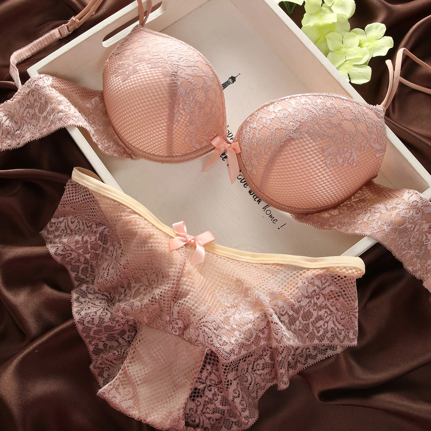 Sexy Lace Bra Set for Woman Lingerie Set Floral Underwear Seamless Push Up B C Cups Bra and Panty Thin Panties Intimates 2pcs
Sexy Lace Bra Set for Woman Lingerie Set Floral Underwear Seamless Push Up B C Cups Bra and Panty Thin Panties Intimates 2pcs