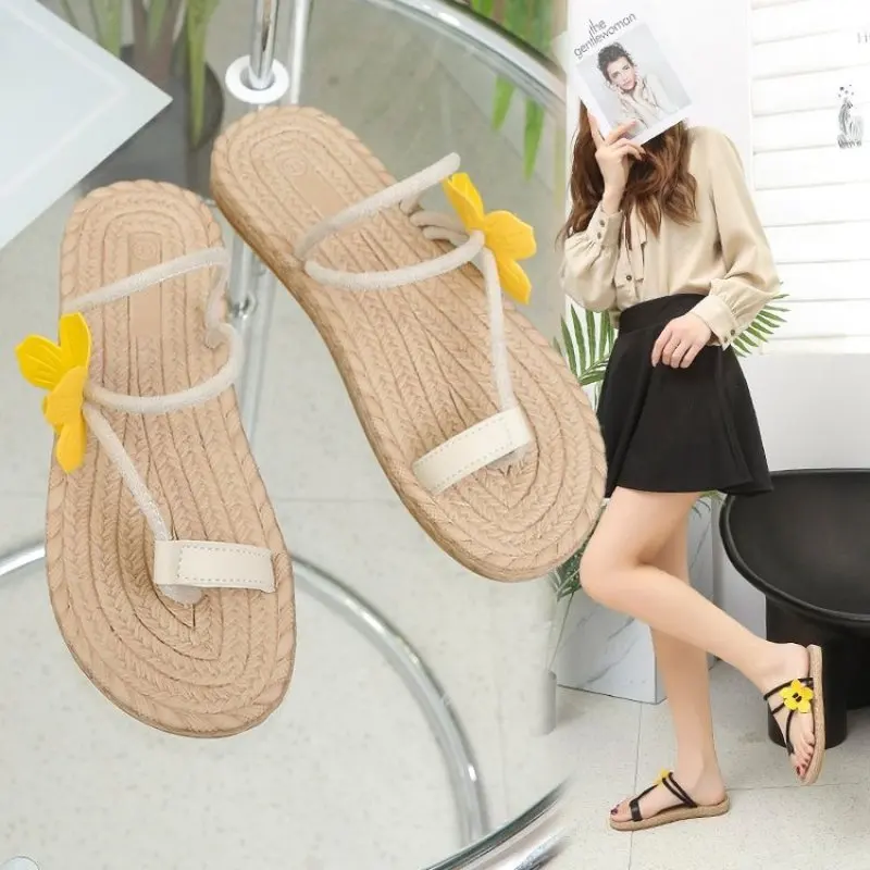New Summer Women Slippers For Roman Style Soft Thick Bottom Slides Beach Pool Cloud Platform Sandals Cute Flower Holiday Shoes
New Summer Women Slippers For Roman Style Soft Thick Bottom Slides Beach Pool Cloud Platform Sandals Cute Flower Holiday Shoes