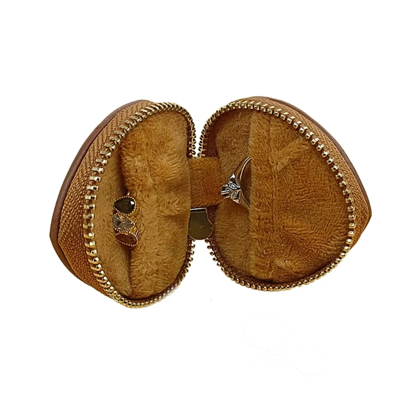 Convenient Keychain Holder Compact Leather Travel Bag Heart Jewelry for Earrings and Rings Drop shipping
Convenient Keychain Holder Compact Leather Travel Bag Heart Jewelry for Earrings and Rings Drop shipping