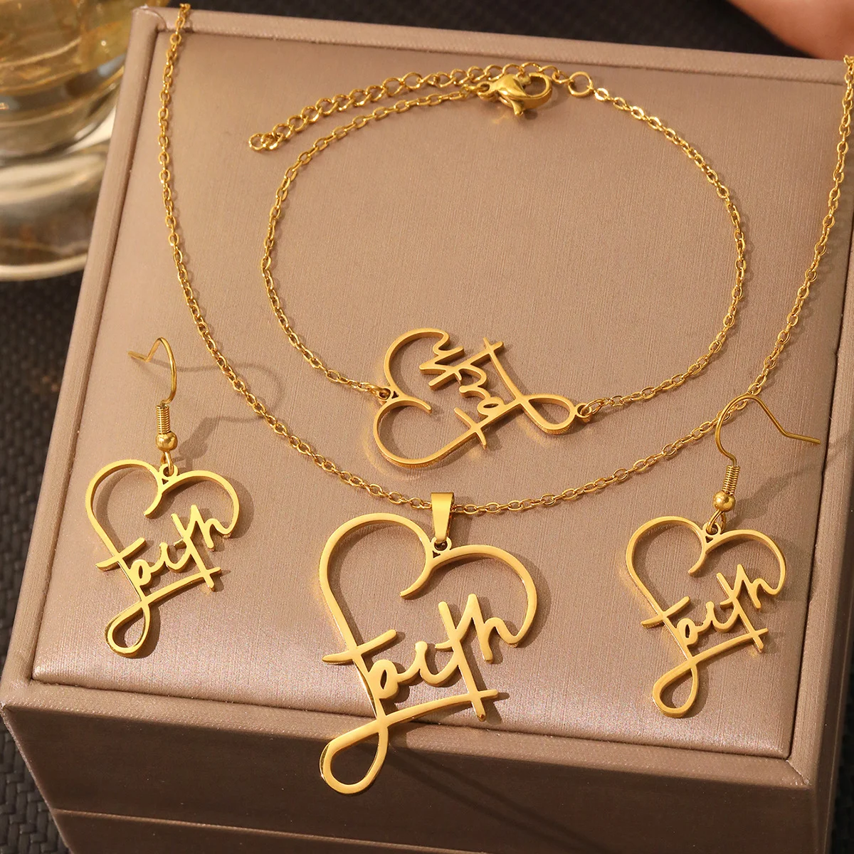 Boho Love Heart Faith Stud Earrings, Bracelet and Necklace Set, Waterproof and Fadeproof, Women's Jewelry, Wedding Party Favors
Boho Love Heart Faith Stud Earrings, Bracelet and Necklace Set, Waterproof and Fadeproof, Women's Jewelry, Wedding Party Favors