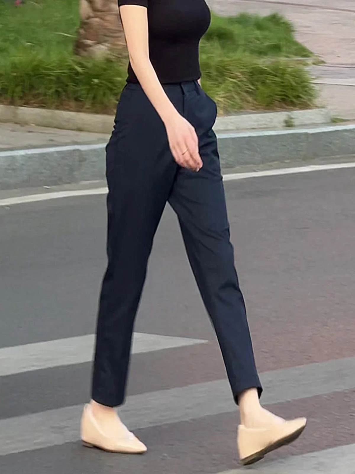 Slim Fit Nine-Tenths Suit Pants Women's Deep Blue Casual Trousers High Waist Straight Leg Smoke Tube Pants Summer New Arrival
Slim Fit Nine-Tenths Suit Pants Women's Deep Blue Casual Trousers High Waist Straight Leg Smoke Tube Pants Summer New Arrival