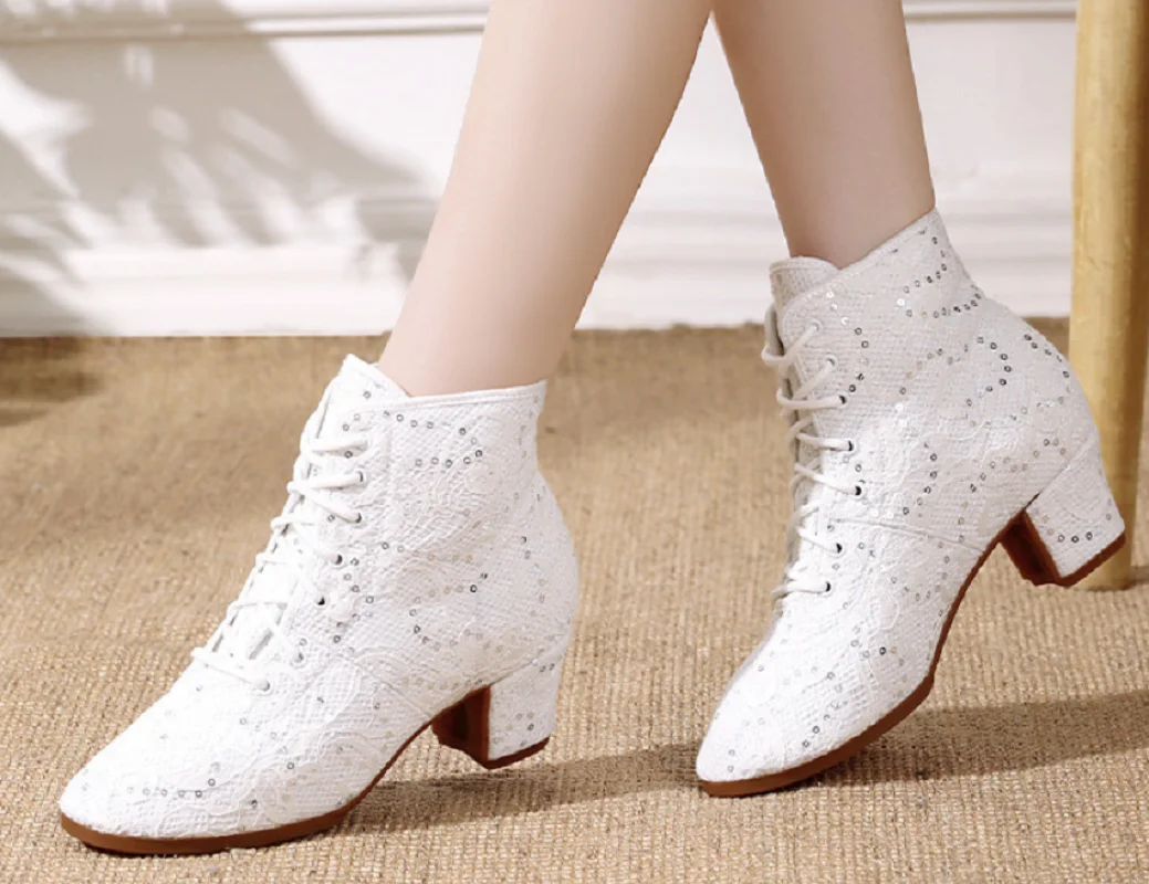Wholesale Fashion New Women's High Top Lace up Latin Dance Shoes Breathable Anti-slip Modern & Latin Dance Boots Size EU34-41
Wholesale Fashion New Women's High Top Lace up Latin Dance Shoes Breathable Anti-slip Modern & Latin Dance Boots Size EU34-41