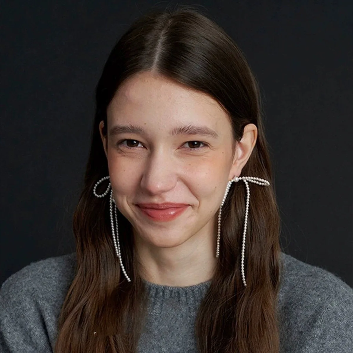 Женские серьги-гвоздики ручной работы с жемчужным бантом, стильные серьги с кисточками, элегантные женские аксессуары, обручальные свадебные украшения, подарок
Женские серьги-гвоздики ручной работы с жемчужным бантом, стильные серьги с кисточками, элегантные женские аксессуары, обручальные свадебные украшения, подарок