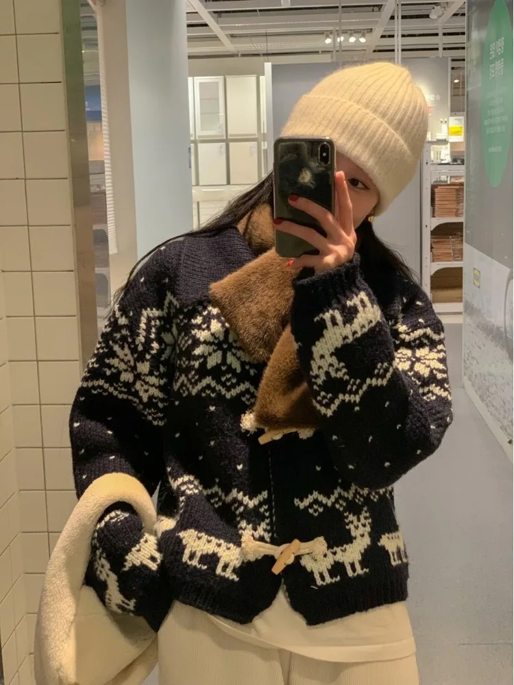 Женский вязаный свитер, пальто, тяжелый дизайн на пуговицах с вышивкой, свободный крой, осень-зима, модный открытый кардиган в Корейском стиле
Женский вязаный свитер, пальто, тяжелый дизайн на пуговицах с вышивкой, свободный крой, осень-зима, модный открытый кардиган в Корейском стиле