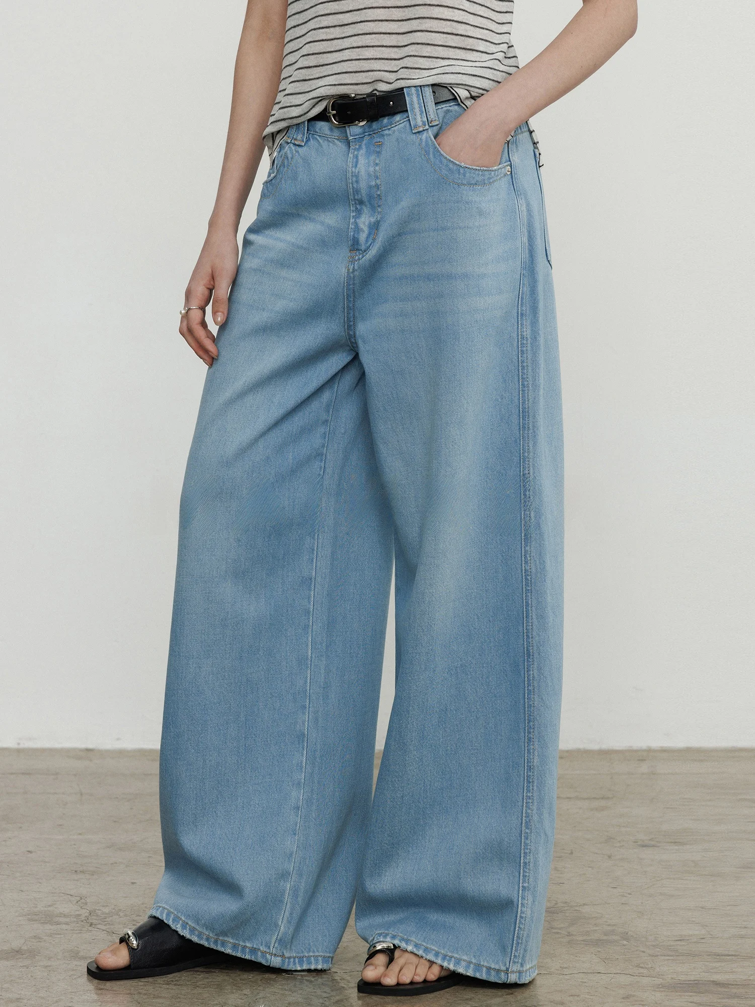 Maiher Summer New Women's Casual Wide Leg Jeans Breathable Straight Leg Pants Cool Sensation Lyocell Natural Waist Knitted
Maiher Summer New Women's Casual Wide Leg Jeans Breathable Straight Leg Pants Cool Sensation Lyocell Natural Waist Knitted