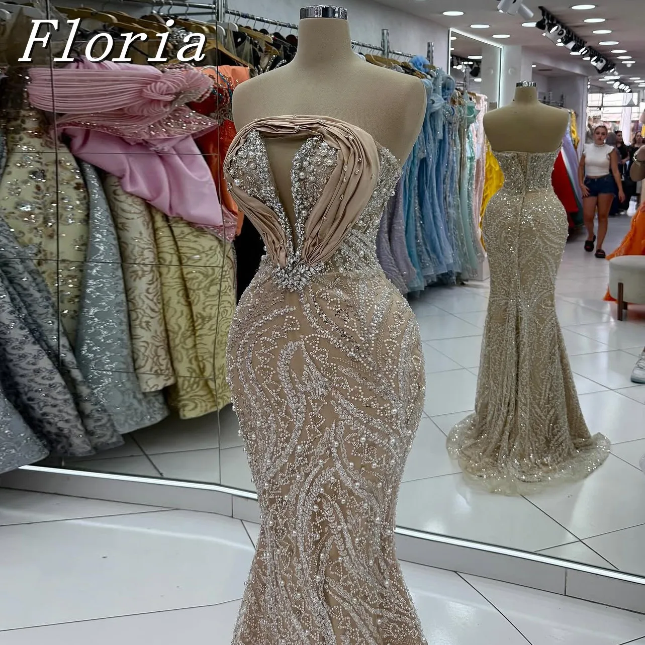 Women's Champagne Crystals Beading Ball Gown Customized Dress Wedding Party Dress Luxury Fashion Haute Couture New Design 2025
Women's Champagne Crystals Beading Ball Gown Customized Dress Wedding Party Dress Luxury Fashion Haute Couture New Design 2025