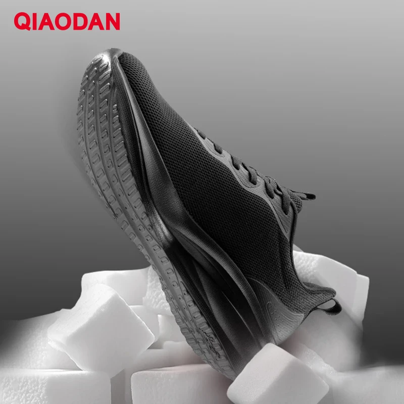 QIAODAN 2025 мужские черные беговые сетчатые дышащие легкие балансирующие амортизирующие тренировочные кроссовки на мягкой подошве QXB023252221R
QIAODAN 2025 мужские черные беговые сетчатые дышащие легкие балансирующие амортизирующие тренировочные кроссовки на мягкой подошве QXB023252221R