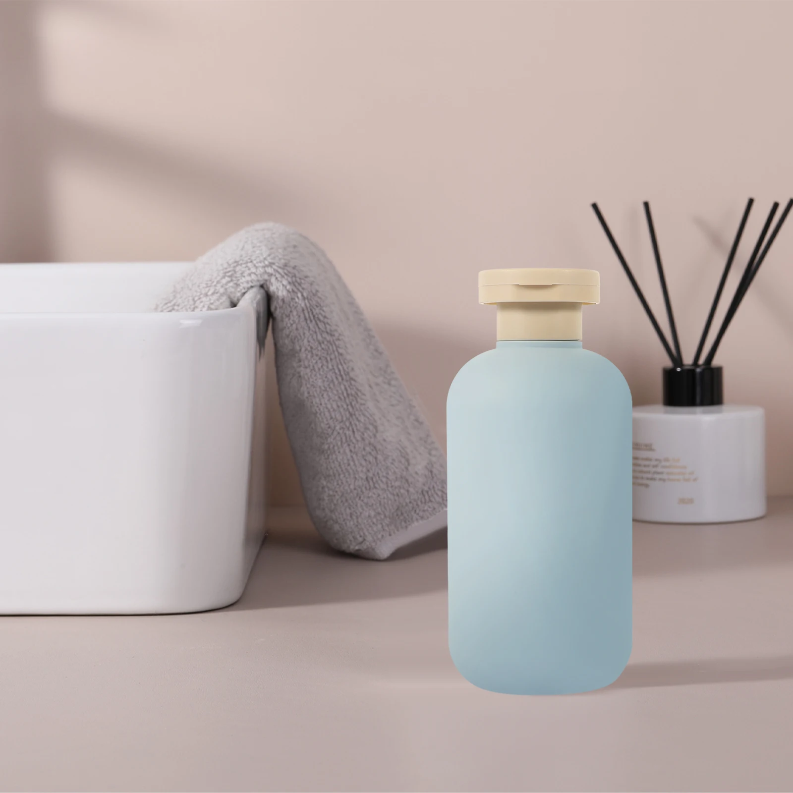 2pcs 200ml Shampoo Lotion Bottles Plastic Squeeze Empty Refillable Travel Hair Care Containers Home Hotel Use
2pcs 200ml Shampoo Lotion Bottles Plastic Squeeze Empty Refillable Travel Hair Care Containers Home Hotel Use