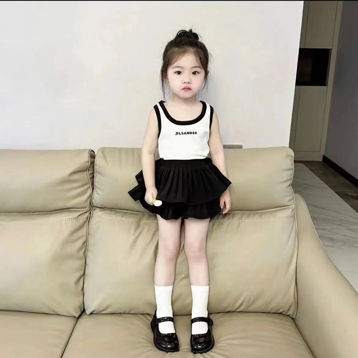 Girls Summer Set Fashionable Girl Baby Backless Sleeveless Top Hundred Fold Cake Skirt Two piece Set Girls Summer Fashion
Girls Summer Set Fashionable Girl Baby Backless Sleeveless Top Hundred Fold Cake Skirt Two piece Set Girls Summer Fashion
