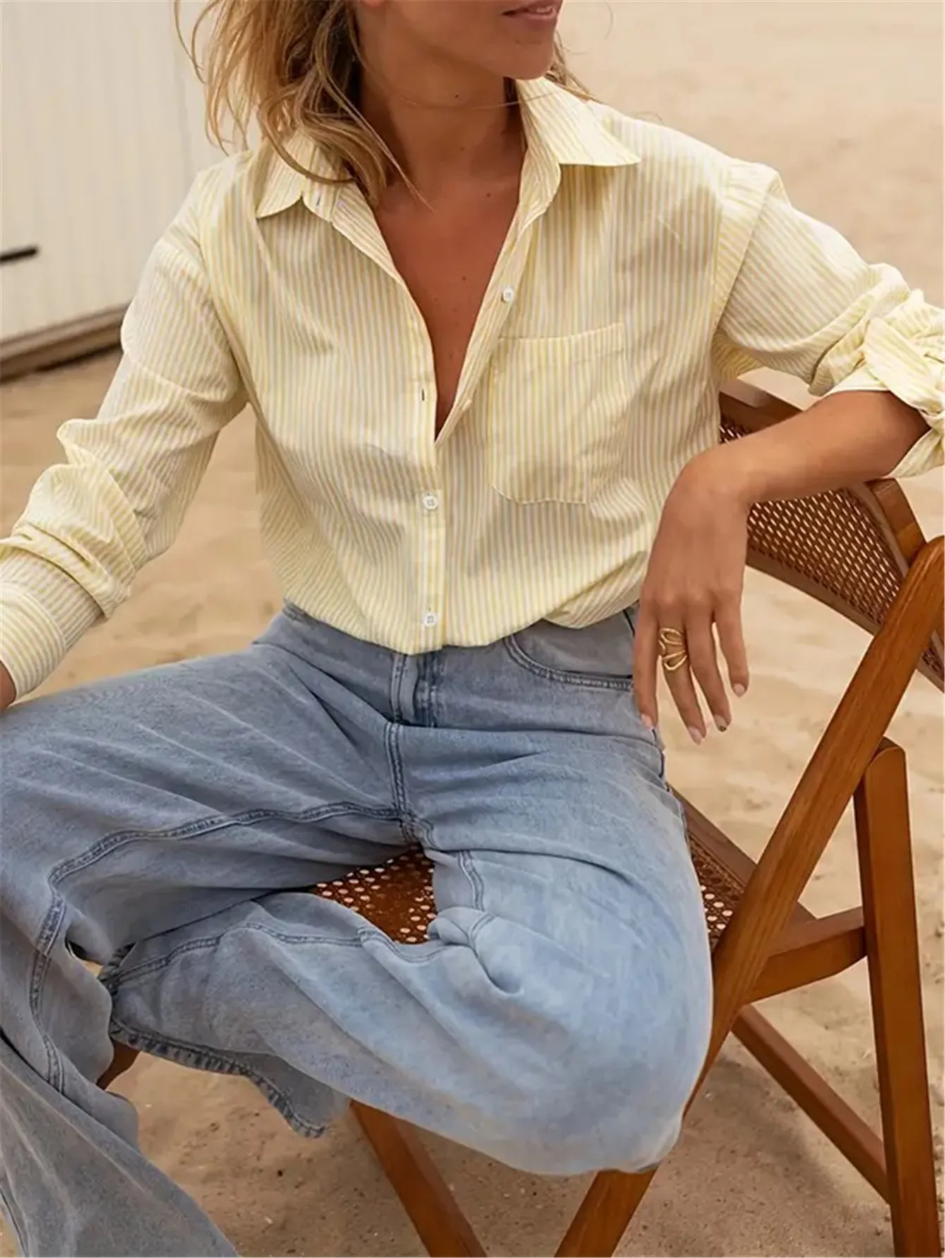 Модная женская рубашка больших размеров — универсальная блузка в полоску с длинными рукавами, свободный утягивающий топ для пышных девушек (1XL-5XL)
Модная женская рубашка больших размеров — универсальная блузка в полоску с длинными рукавами, свободный утягивающий топ для пышных девушек (1XL-5XL)