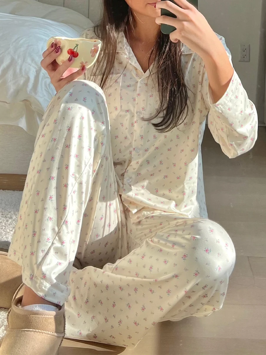 Women's Casual Pajama Sets Turn-down Collar Long Sleeve Floral Print T Shirt Long Pants Suit Nightwear Sleepwear Loungewear
Women's Casual Pajama Sets Turn-down Collar Long Sleeve Floral Print T Shirt Long Pants Suit Nightwear Sleepwear Loungewear