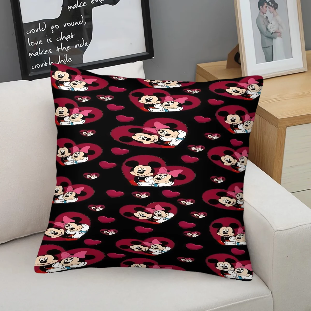 Подушка с изображением Микки и Минни с наполнителем - классическая наволочка с двусторонним принтом в стиле Дисней для романтического домашнего декора
Подушка с изображением Микки и Минни с наполнителем - классическая наволочка с двусторонним принтом в стиле Дисней для романтического домашнего декора 