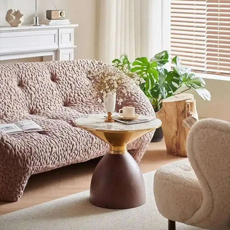 Угловой журнальный столик в итальянском стиле, роскошный приставной столик для гостиной, домашний чайный столик, круглый столик для балкона
Угловой журнальный столик в итальянском стиле, роскошный приставной столик для гостиной, домашний чайный столик, круглый столик для балкона