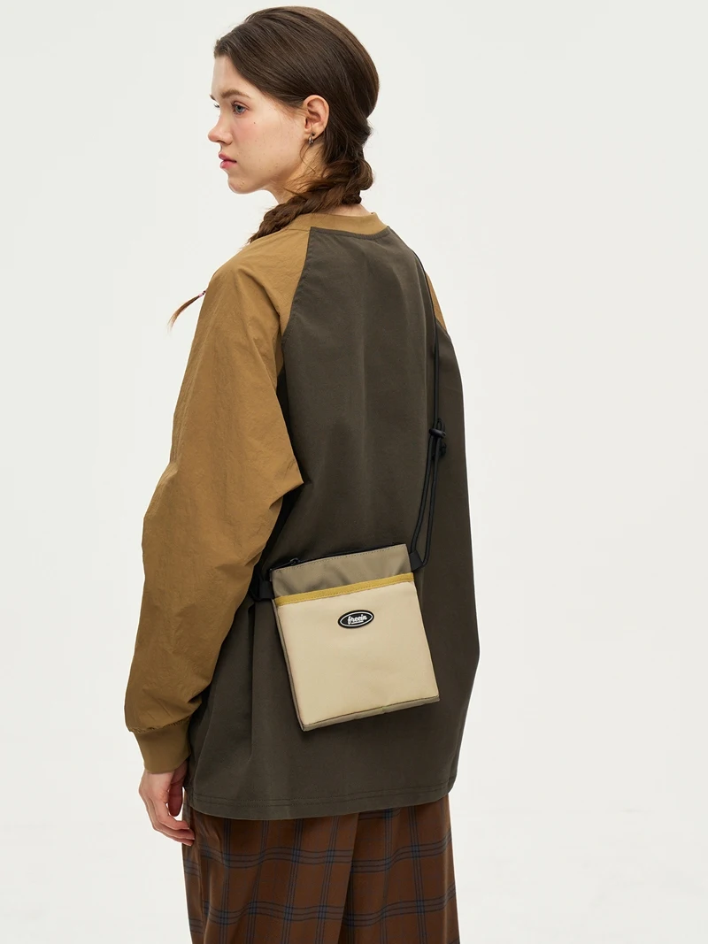Freein Color Block Sports Casual Crossbody Bag Unisex Small Capacity Mobile Phone Bag Street Style Large Capacity Outdoor Bag
Freein Color Block Sports Casual Crossbody Bag Unisex Small Capacity Mobile Phone Bag Street Style Large Capacity Outdoor Bag