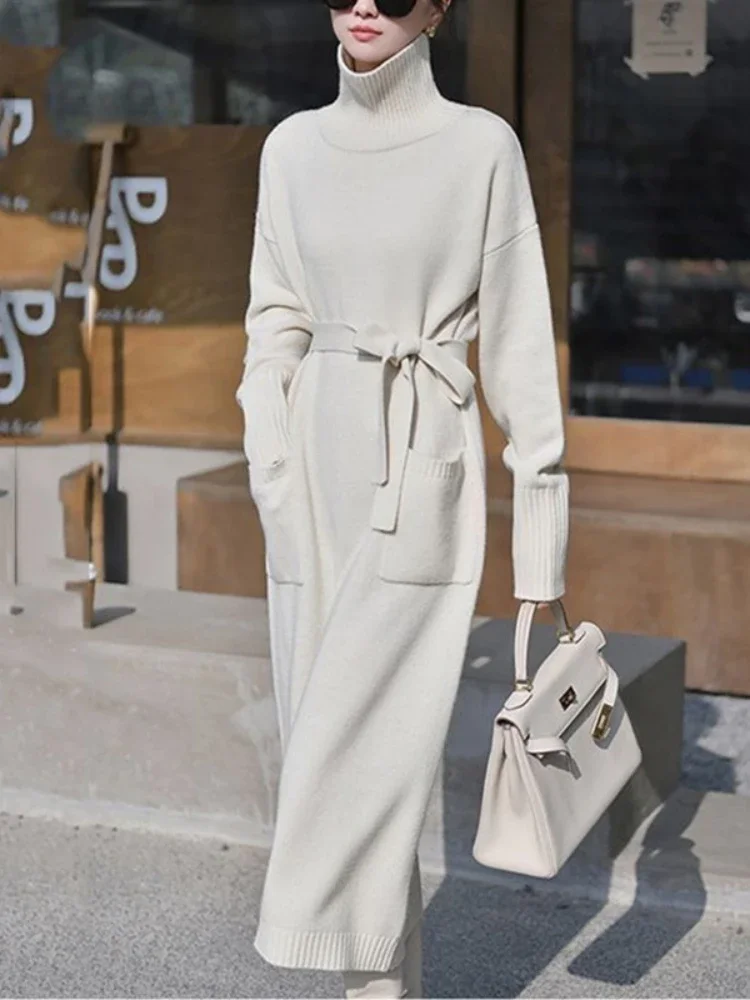 Winter Fashion New Women's Commuting Style Elegant Knitted Long High Collar Dress Tie Waist Long Sleeve Sweater Long Dress
Winter Fashion New Women's Commuting Style Elegant Knitted Long High Collar Dress Tie Waist Long Sleeve Sweater Long Dress