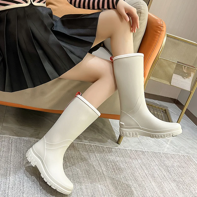 Fashionable High-Tube Rain Boots Women's Outdoor Wear Korean Style Anti-Slip Waterproof Oil-Resistant Kitchen Shoes
Fashionable High-Tube Rain Boots Women's Outdoor Wear Korean Style Anti-Slip Waterproof Oil-Resistant Kitchen Shoes