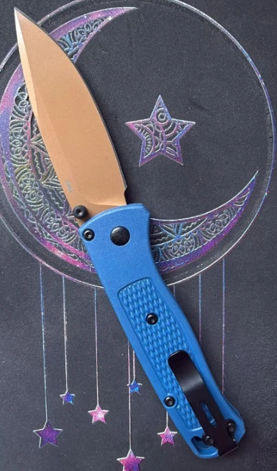 BM Bugout 535 Folding Pocket Knife Golden Blade Outdoor Folding Knife Nylon Handle 9cr8MOV Blade Hand Tool Gift for Men
BM Bugout 535 Folding Pocket Knife Golden Blade Outdoor Folding Knife Nylon Handle 9cr8MOV Blade Hand Tool Gift for Men