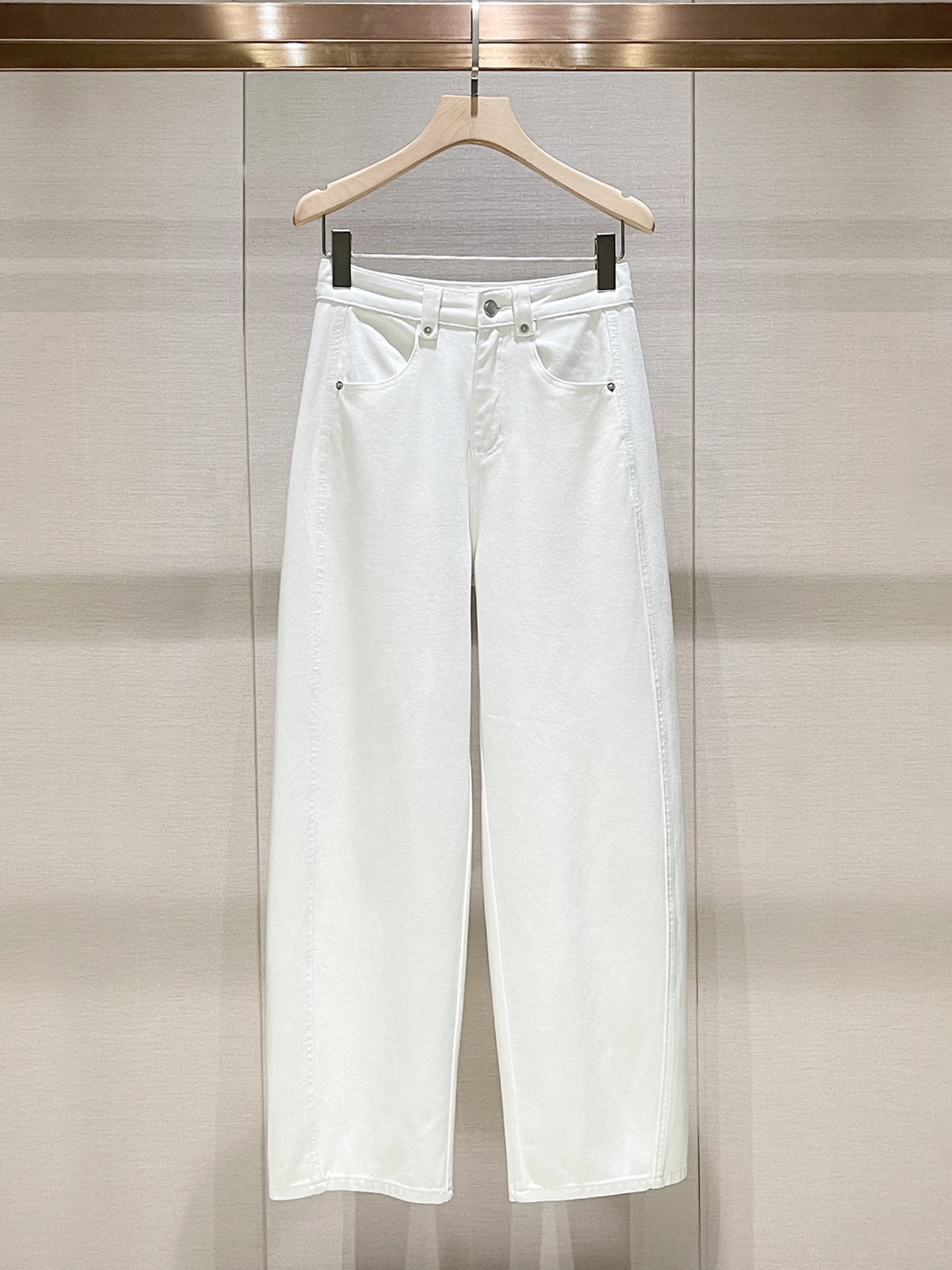 High Waist Straight Leg Jeans Women's Faion Casual Waed White Denim Pants Spring New Arrival Slimming Effect American Ret...
High Waist Straight Leg Jeans Women's Faion Casual Waed White Denim Pants Spring New Arrival Slimming Effect American Ret...