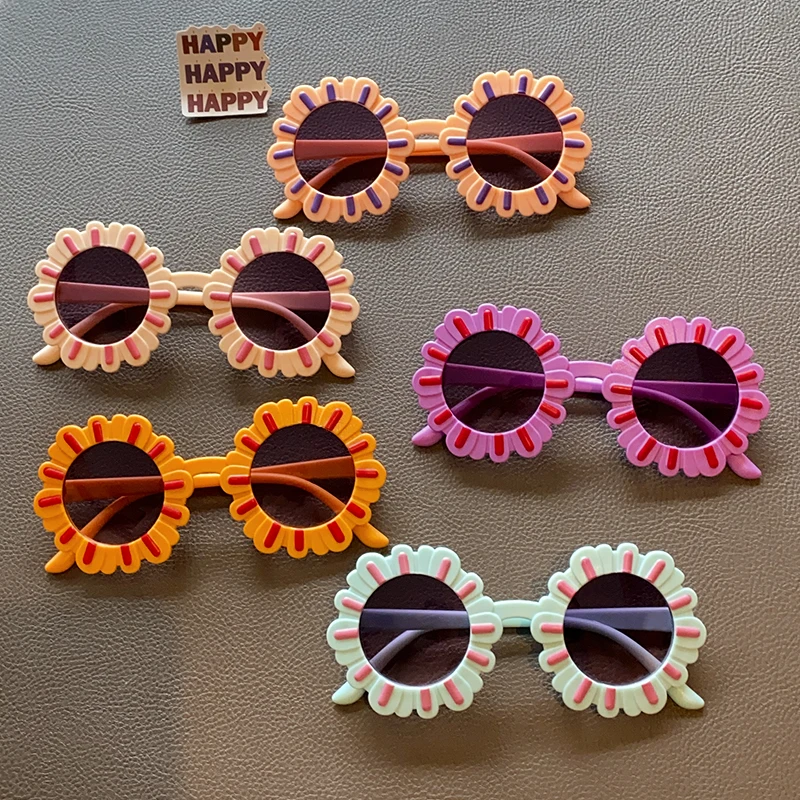 2023 New Children Cute Colorful Round Flowers Sunglasses UV400 Fashion Outdoor Girls Boys Protection Sunglasses Kids Sun Glasses
2023 New Children Cute Colorful Round Flowers Sunglasses UV400 Fashion Outdoor Girls Boys Protection Sunglasses Kids Sun Glasses