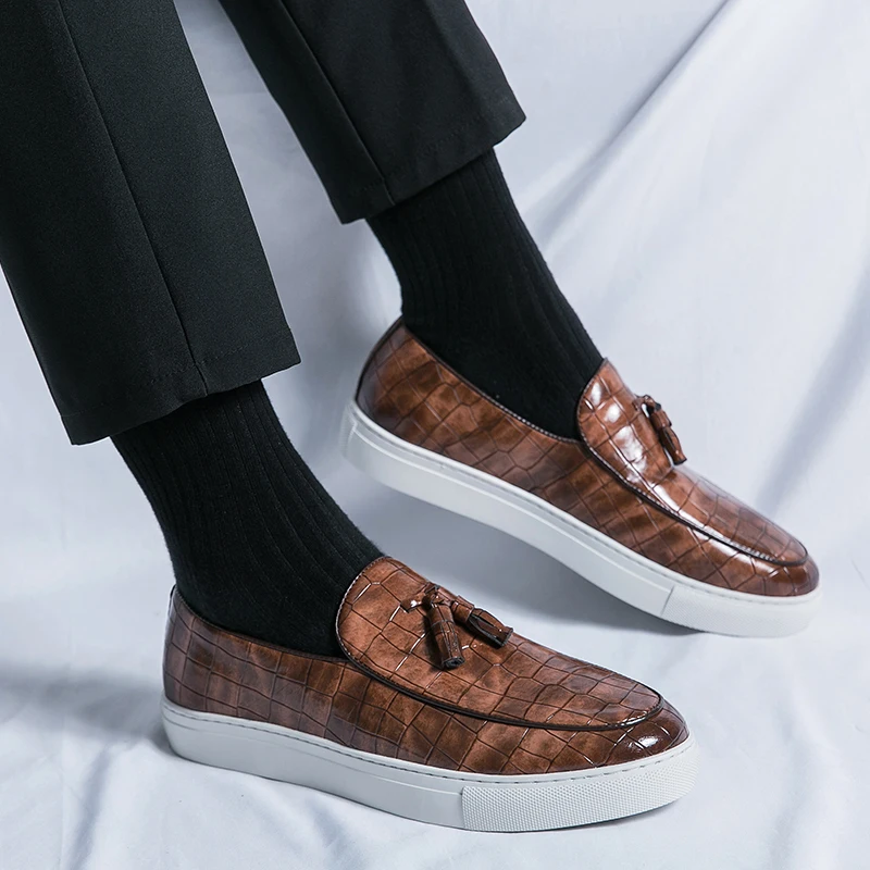 Tassel loafers Shoes Men Leather outdoor fashion Luxury Loafers with Fringe Slip on Tassel Shoes men Flats black white shoes
Tassel loafers Shoes Men Leather outdoor fashion Luxury Loafers with Fringe Slip on Tassel Shoes men Flats black white shoes