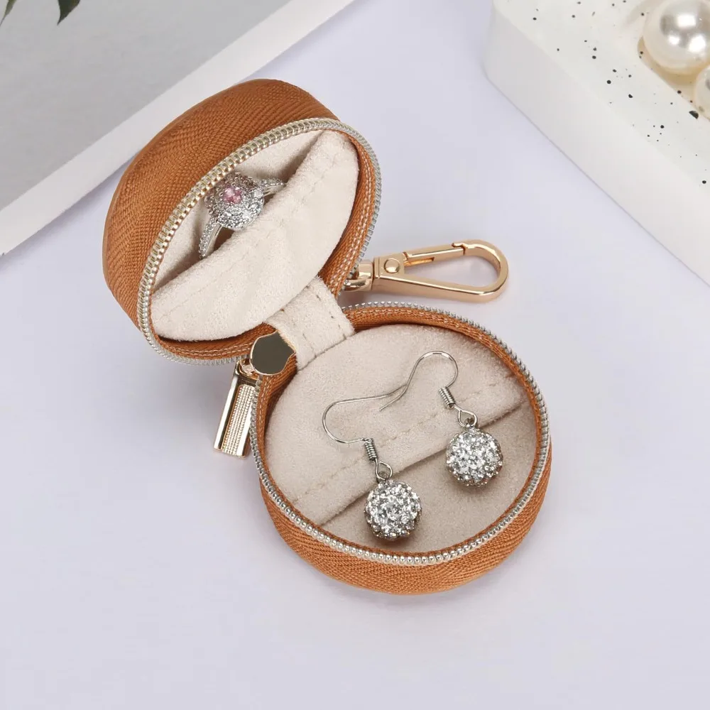Mini Portable Jewelry Storage Bag Round Earring Organizer Storage Case With Keychain Minimalist Necklace Ring Jewelry Box Women
Mini Portable Jewelry Storage Bag Round Earring Organizer Storage Case With Keychain Minimalist Necklace Ring Jewelry Box Women