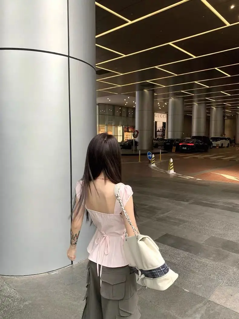 Onalippa 2025 New Square Neck Short Sleeved Shirt Women Summer Pure Desire Style Sweet Spicy Girl Sweet Pink Waist Slimming Top
Onalippa 2025 New Square Neck Short Sleeved Shirt Women Summer Pure Desire Style Sweet Spicy Girl Sweet Pink Waist Slimming Top