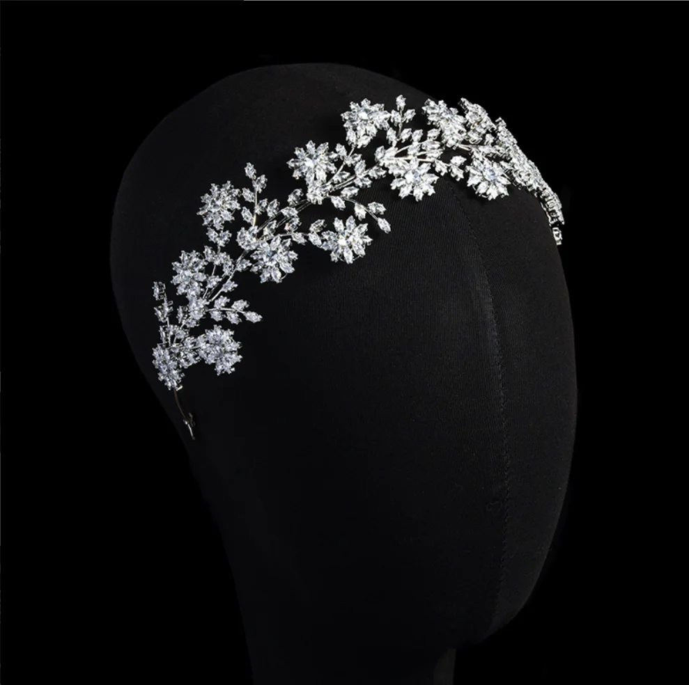 Роскошная свадебная тиара-ободок для волос, украшение для волос, головной убор, циркониевая свадебная корона для женщин, для вечеринок, выпускных, невесты, свадебный головной убор
Роскошная свадебная тиара-ободок для волос, украшение для волос, головной убор, циркониевая свадебная корона для женщин, для вечеринок, выпускных, невесты, свадебный головной убор