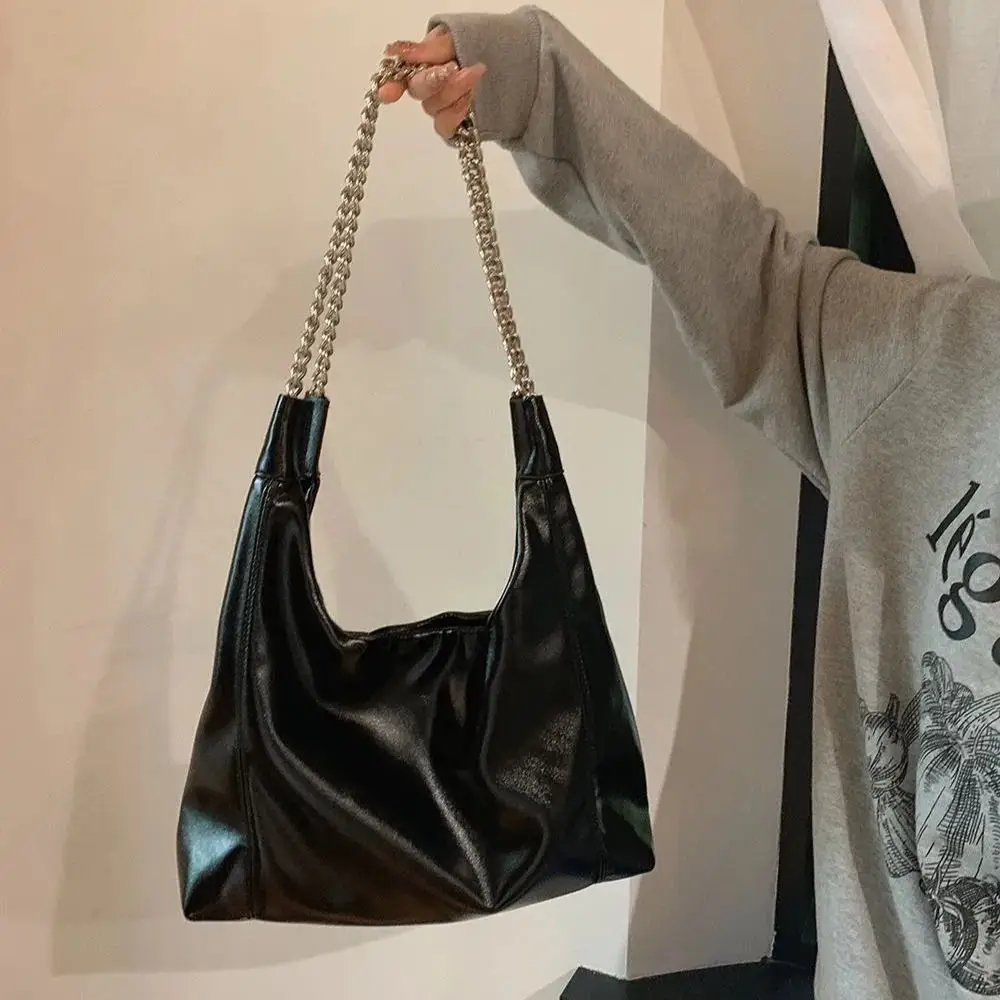 Women's Solid Shoulder Bag 2025 New PU Leather Chain Fashion Commuter Soft Versatile Large Capacity Female Bags
Women's Solid Shoulder Bag 2025 New PU Leather Chain Fashion Commuter Soft Versatile Large Capacity Female Bags