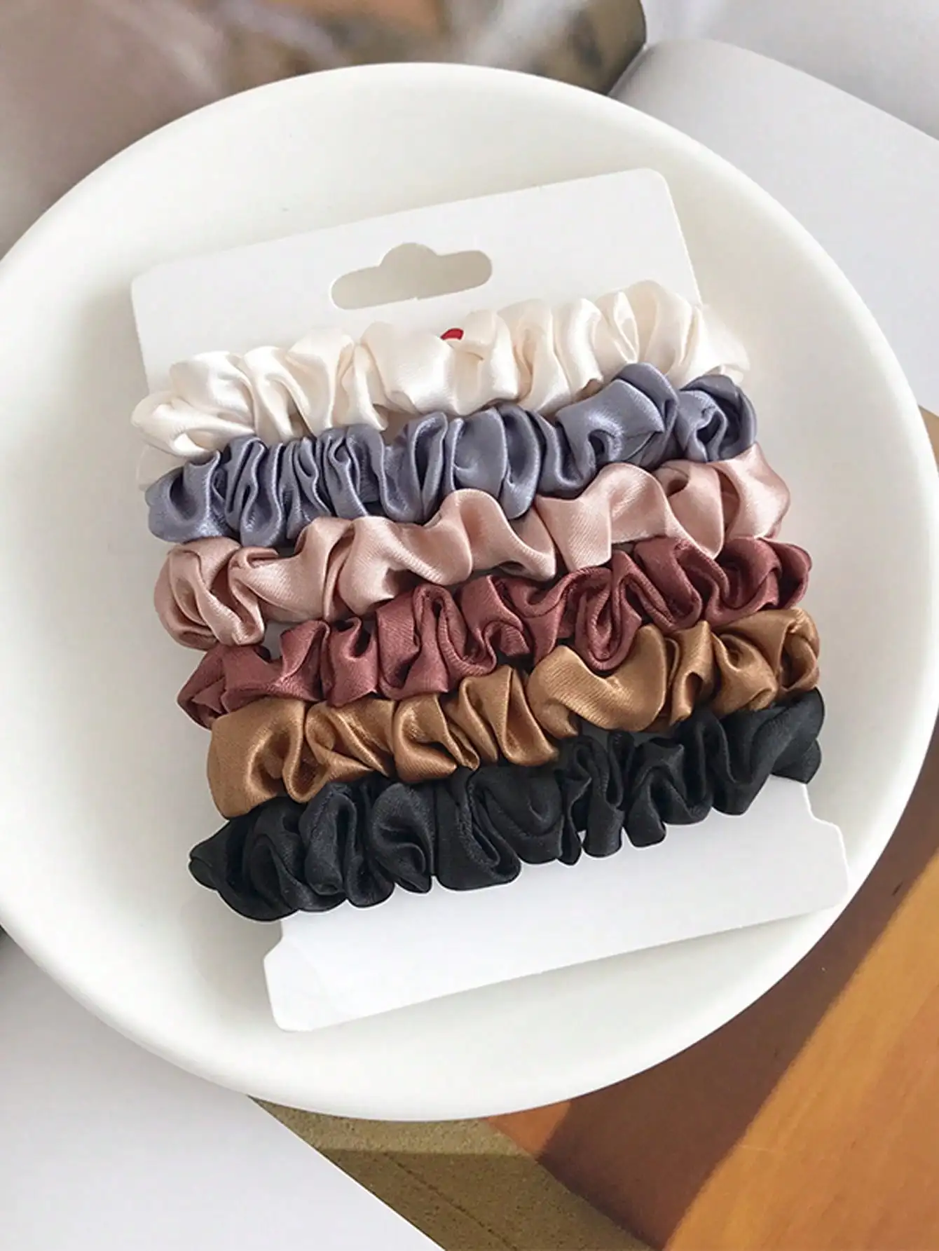 6pcs Women Satin Silk Scrunchies, Black/White/Pink/Blue, Medium Size Hair Ties With Elegance, Retro, Simple And Minimalist Style, Perfect For Daily Casual, Party, Commute, Vacation, Hair Styling, Makeup And Outfit Accessories Scrunchy Hair
6pcs Women Satin Silk Scrunchies, Black/White/Pink/Blue, Medium Size Hair Ties With Elegance, Retro, Simple And Minimalist Style, Perfect For Daily Casual, Party, Commute, Vacation, Hair Styling, Makeup And Outfit Accessories Scrunchy Hair