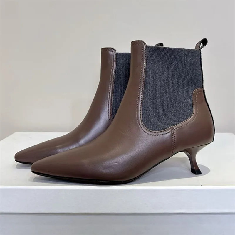 Новые короткие ботинки на каблуке «котенок», женские замшевые кожаные туфли с острым носком, подиумные туфли, женские ботильоны на высоком каблуке с бусинами
Новые короткие ботинки на каблуке «котенок», женские замшевые кожаные туфли с острым носком, подиумные туфли, женские ботильоны на высоком каблуке с бусинами